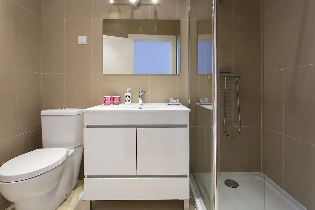 Appartement Joivy Joyful 2Br Apt With Terrace Nearby Sao Bento Palace Lisboa