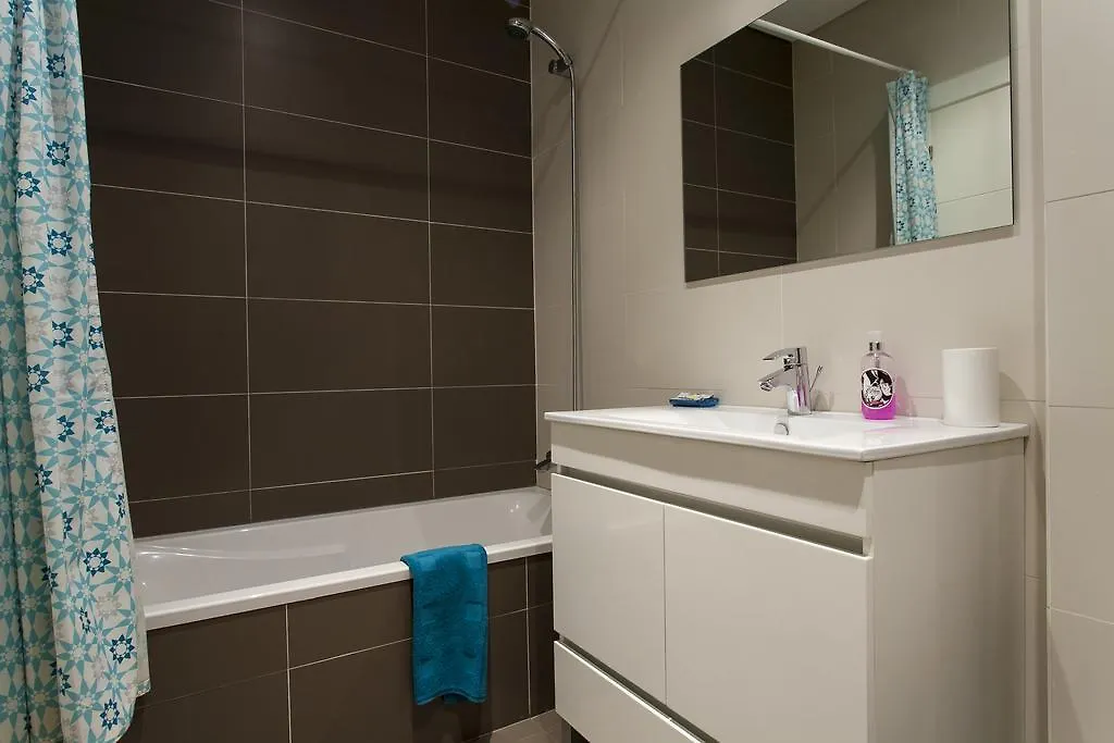 아파트 Joivy Joyful 2Br Apt With Terrace Nearby Sao Bento Palace 리스본
